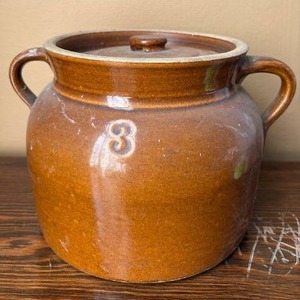 lot 93 image: Vintage Pottery Bean Pot
