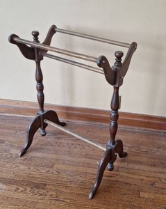 lot 101 image: Wooden Quilt Rack Stand with Two Parallel Bars