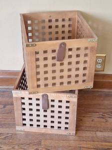 lot 103 image: Wood Crates 10 Tall, 13x14