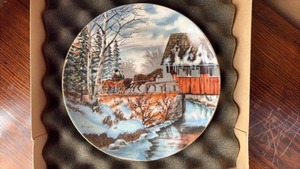 lot 116 image: Vintage Royal Bayreuther Christmas Plate 1994 Limited Edition Scenic