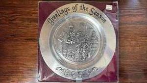 lot 117 image: Carson Greetings of the Season Hand Sculpted Collectible Plate Limited Edition