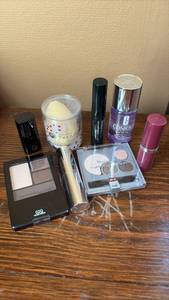 lot 128 image: Cosmetics Lot Maybelline, Clinique, Marc Jacobs