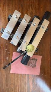 lot 133 image: Vintage Deagan Dinner Chime