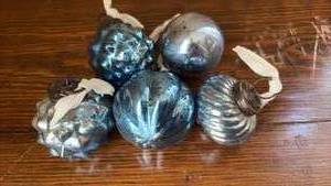 lot 150 image: Vintage Mercury Glass Ornaments