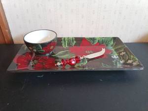 lot 1029 image: Poinsettia Serving Platter with Accessories