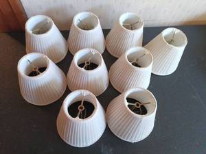 lot 1040 image: 5 inches by 5 12 inches Linen lampshades