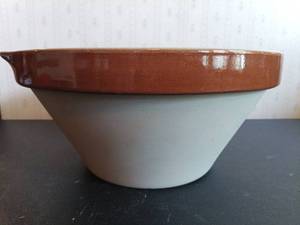 lot 1054 image: Renault Berry Mixing Bowl Set