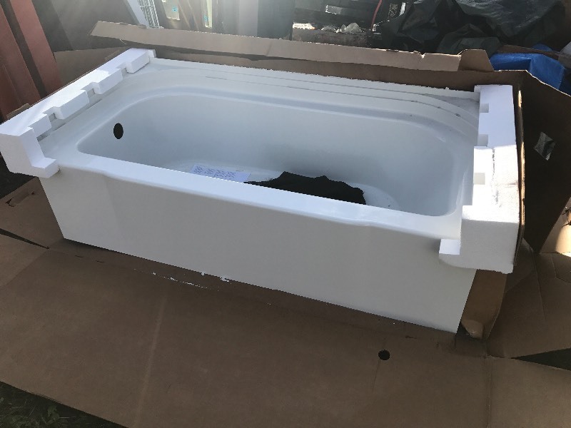 New 60 Inch Fiberglass Tub Very Nice High Dollar By Sterling