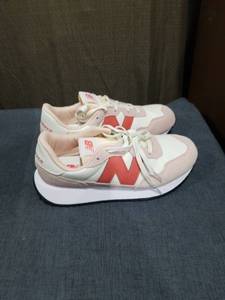 lot 2396 image: New Balance Big Girls 237 Casual Sneakers from Finish Line Size 7