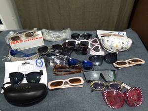 lot 2419 image: Lot of Sunglasses ELLURE and Mixed Brands with Cases
