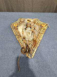 lot 2463 image: Decorative Wall Hanging Native American Headdress Feather Shield