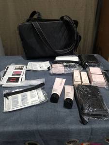 lot 2484 image: Mary Kay Skincare and Cosmetics Set with Black Tote Bag