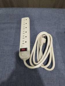 lot 2501 image: Surge Protector Power Strip 6 Outlet with Cord