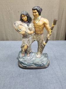 lot 2517 image: Vintage Native American Indian Couple Statue Figure
