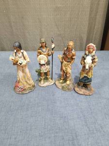 lot 2521 image: Set of 4 Native American Figure Figurines
