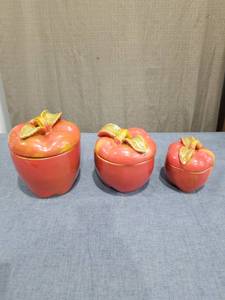 lot 2545 image: Red Apple-Shaped Lidded Containers with Gold Leaf Finials, Set of 3