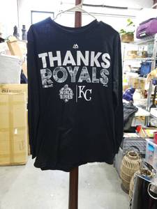 lot 2579 image: Majestic Thanks Royals World Series KC Long Sleeve T-Shirt LGG