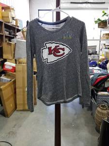 lot 2584 image: Kansas City Chiefs Long Sleeve Graphic T-Shirt Size Medium