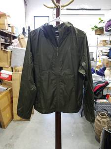 lot 2585 image: The North Face Womens Hooded Windbreaker Jacket Size L