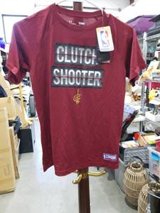 lot 2588 image: Under Armour NBA Combine Clutch Shooter T-Shirt Maroon M