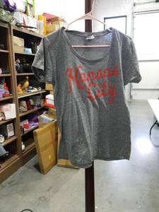 lot 2594 image: Charlie Hustle Kansas City Womens T-Shirt XL