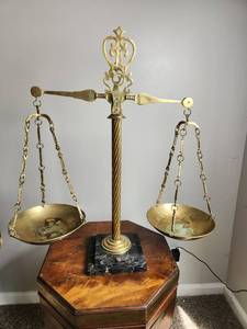 lot 101 image: Vintage Brass Balance Scale on Black Marble Base