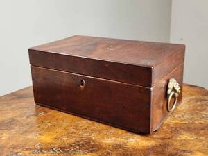 lot 107 image: Vintage Mahogany Wood Keepsake Box w Brass Lion Head Ring Handles