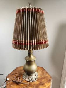 lot 113 image: Antique Vintage Heavy Brass Table Lamp with Ornate Base & Dual Pull Chain Sockets