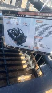 lot 715 image: Mini grapple