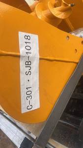 lot 512 image: Cat Excavator Bucket Attachments C-301-SJB-1018