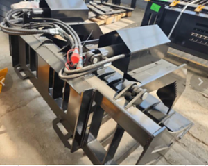lot 524 image: Captok CK-HWG72 72-inch Hydraulic Hollow-Frame Wood Grabber Skid Steer Attachment