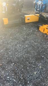 lot 541 image: Horizontal Log Splitter HLS82 25 inch Max Length 14 inch Diameter Skid Steer