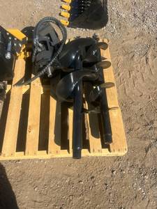 lot 333 image: Excavator Auger Attachment with Hydraulic Motor and Bits