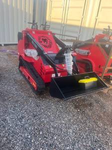 lot 365 image: SSL1500 Mini Skid Steer Loader Red with Bucket Attachment yanmar diesel