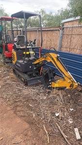 lot 317 image: Mini Excavator MX15RX
