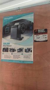 lot 460 image: SDLANCH ISDLBM Wheel Balancing Machine 220V 250W