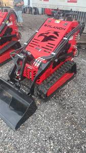 lot 473 image: SDLanch SSL60 Skid Steer Loader 1500lb Operating Weight 1000lb Lift