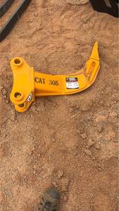 lot 545 image: Cat 305 ripper