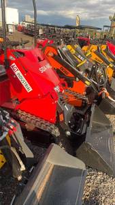 lot 567 image: agt sda-140t skid steer