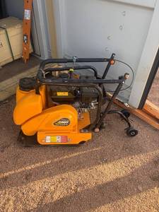 lot 608 image: 690T Plate Compactor with gas Engine