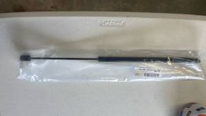 lot 17348 image: Full Tilt Gas Sk-One Only fits extang 8007 tonneau cover - Retail $53