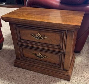 lot 906 image: Two drawer wooden nightstand 23 x 26 x 15 in (located in basement)