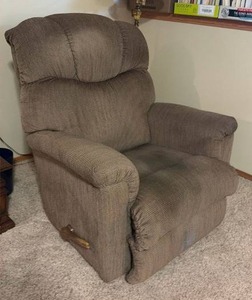 lot 907 image: La-Z-Boy upholstered recliner (located in basement)