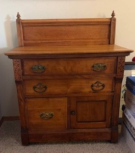 lot 912 image: Eastlake style sideboard 38 x 32 x 18 in (located in basement)