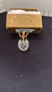 lot 1005 image: Small crystal pineapple with box