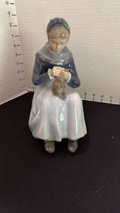 lot 1006 image: Royal Copenhagen figurine