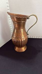 lot 1009 image: Hammered copper vase