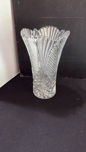 lot 1019 image: Lead crystal vase