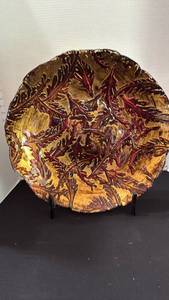 lot 1047 image: Metal and acrylic decorative bowl and easel 17.5 dia