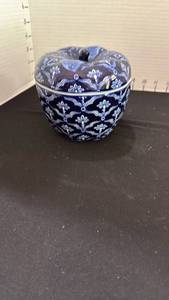 lot 1050 image: Bombay 2 pc candy dish
